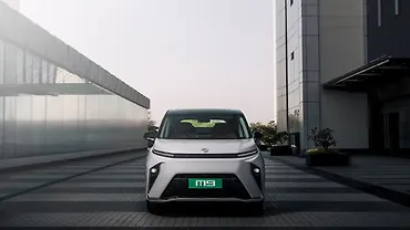 2025 MG 5